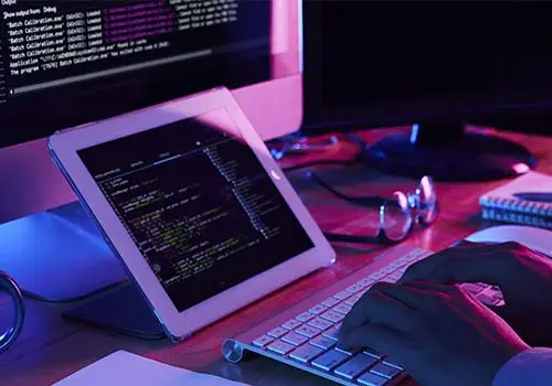 Você sabe como uma software house pode ajudar um negócio com soluções de desenvolvimento? Leia nosso artigo e veja sua importância!